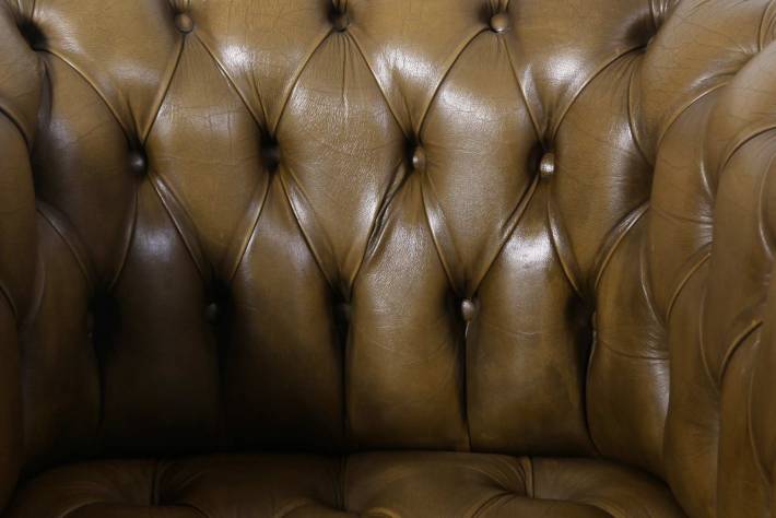 Coppia di poltrone chesterfield club vintage verde oliva