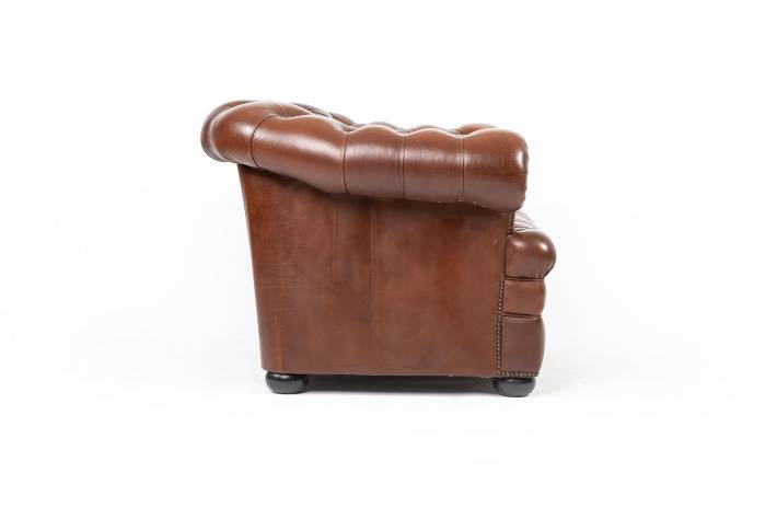 Coppia di poltrone chesterfield club inglese marrone con seduta capitonnè