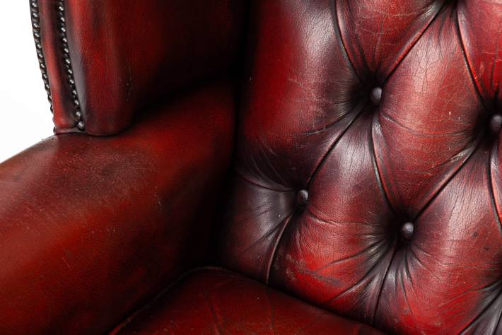 Poltrona chesterfield Queen Anne inglese vintage bordeaux