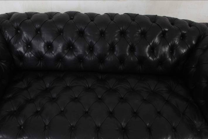 Divano chesterfield club 3 posti antico inglese originale in pelle nera