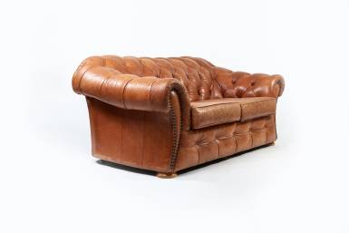 Divano chesterfield club 2 posti inglese vintage originale in cuoio