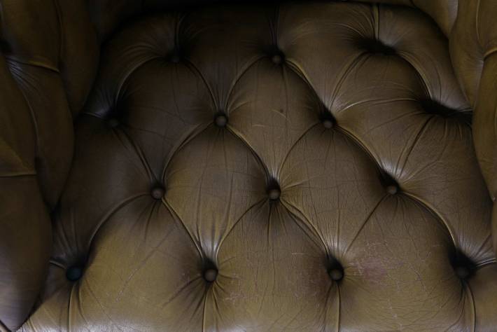 Coppia di poltrone chesterfield club vintage verde oliva