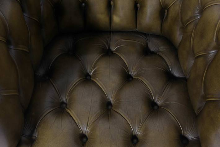 Coppia di poltrone chesterfield club vintage verde oliva