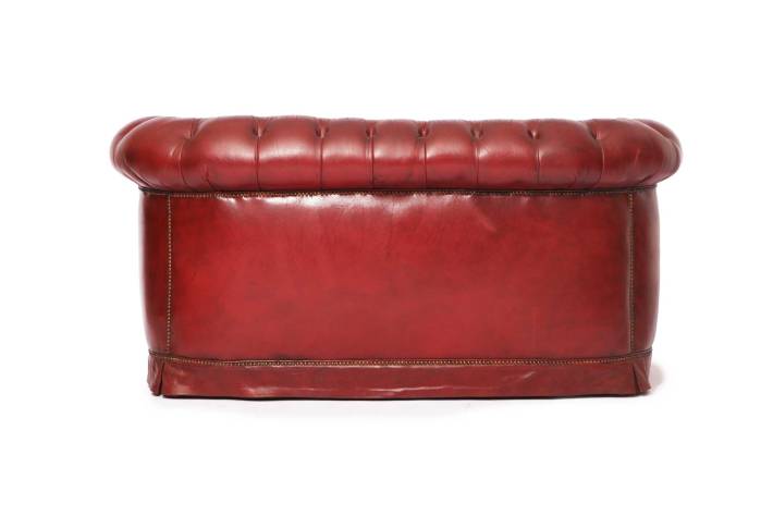 Divano 2 posti chesterfield a pozzetto vintage in pelle bordeaux vinaccia