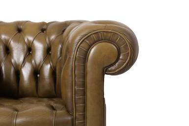 Coppia di poltrone chesterfield club vintage verde oliva