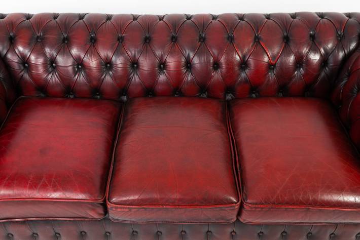 Divano chesterfield club tre posti inglese vintage originale bordeaux '80