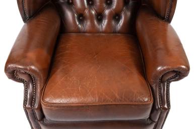 Poltrona chesterfield Queen Anne inglese originale vintage in cuoio